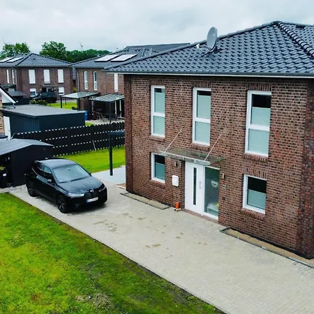 Emily Nyaraló Burhave